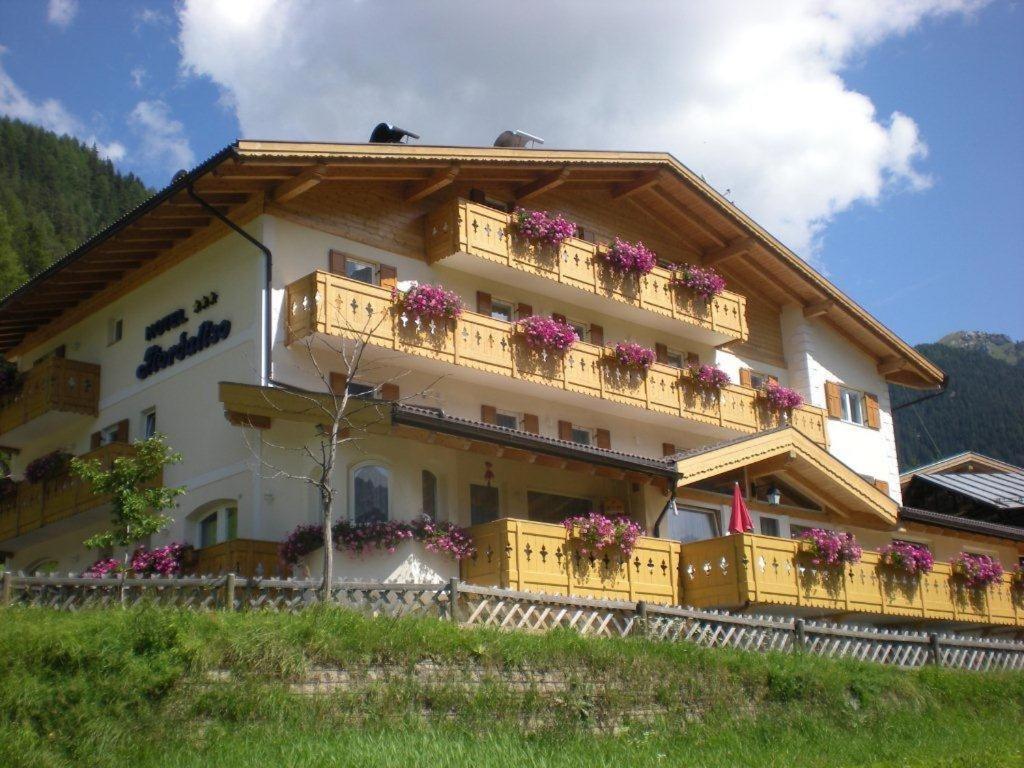Albergo Fiordaliso Canazei Extérieur photo